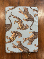 Chargez l'image dans le visionneur de galerie, Housse ordinateur 15"/16" Emerald Leopard - WOUF