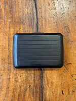 Chargez l'image dans le visionneur de galerie, Porte-carte Black Strié - Ögon Design