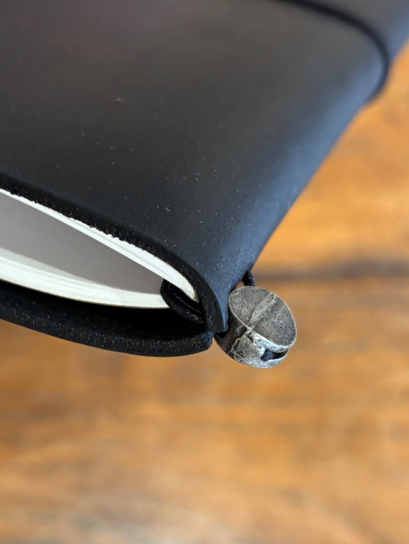 Regular Size Black - Traveler's Notebook