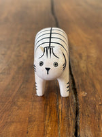 Chargez l'image dans le visionneur de galerie, Chat Tigré Figurine en Bois - T-Lab.