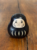 Chargez l'image dans le visionneur de galerie, Daruma Figurine en Bois - T-Lab.